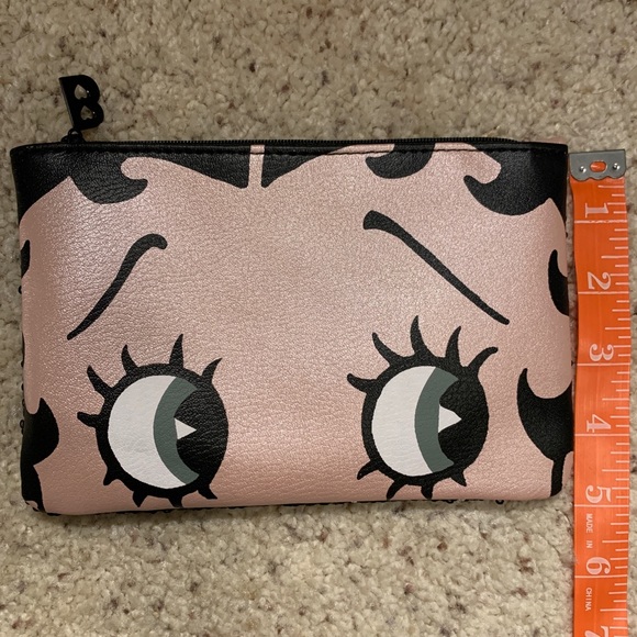 ⭐️3 for 10⭐️ Ipsy bag - Picture 2 of 5